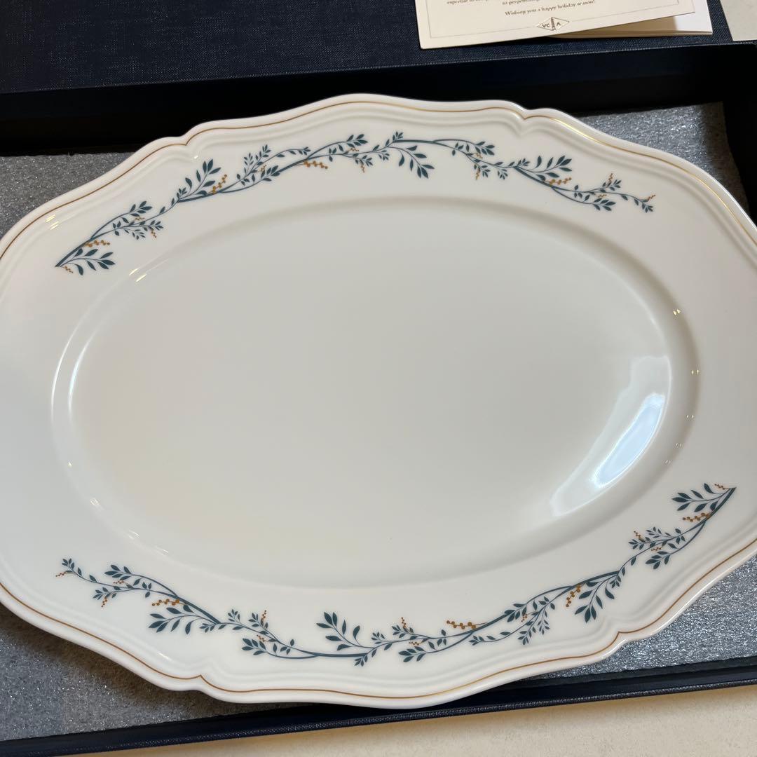 ヴァンクリ イヤーズギフト RAYNAUD ホワイトオーバルプレート - メルカリ