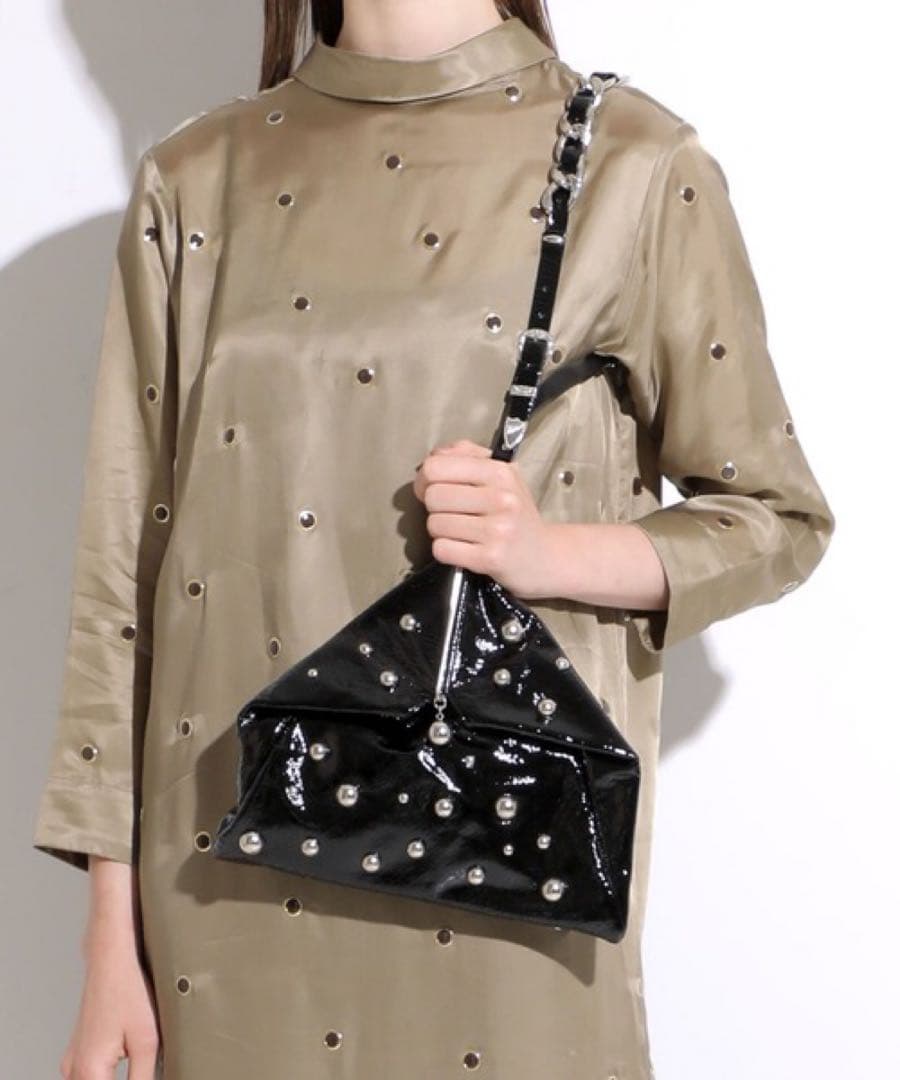 TOGA PULLA エナメル バッグ