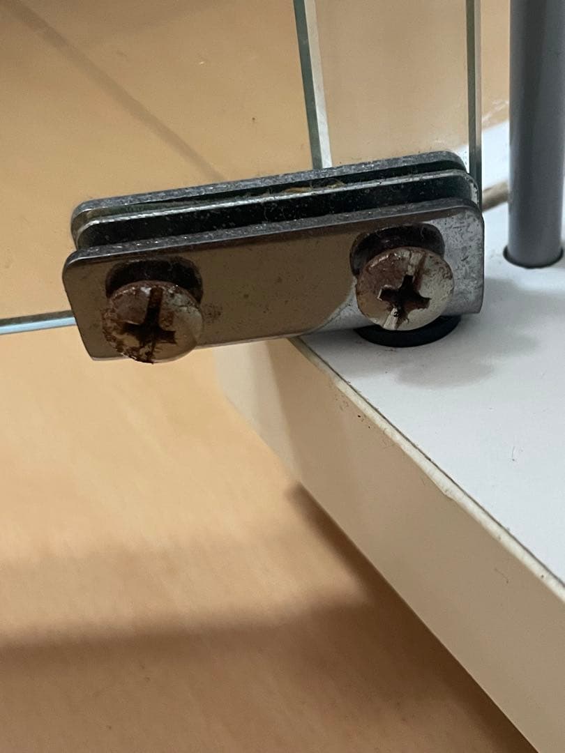 梱包・発送たのメル便】IKEA デトルフ ガラス扉キャビネット - メルカリ