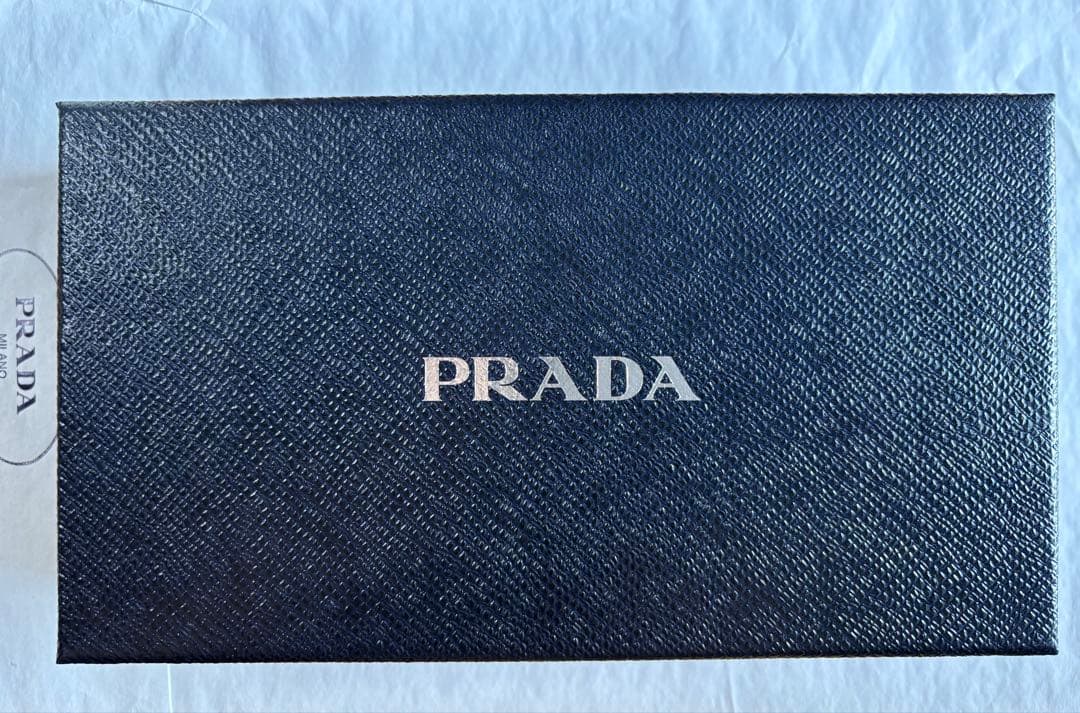 プラダ サフィアーノ 長財布 2MV836レザーバイカラー 黒 三角ロゴ