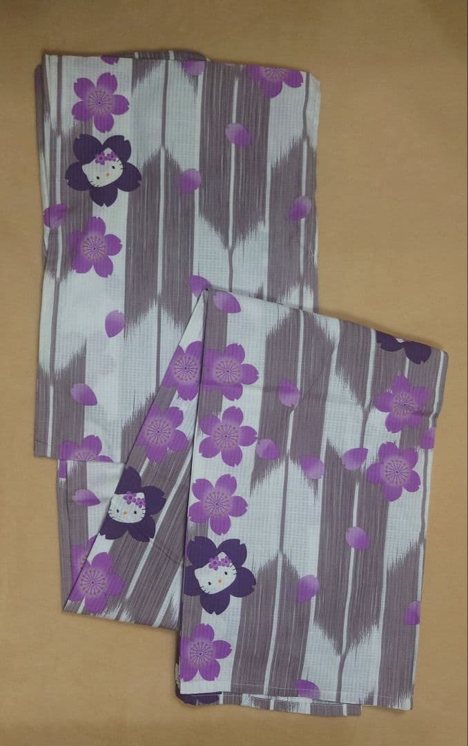 ハローキティの浴衣 （矢羽根・紫色・花柄）【最終価格】 any FAM×サンリオキャラクターズ】2WAY 浴衣セット / ANY KIDS