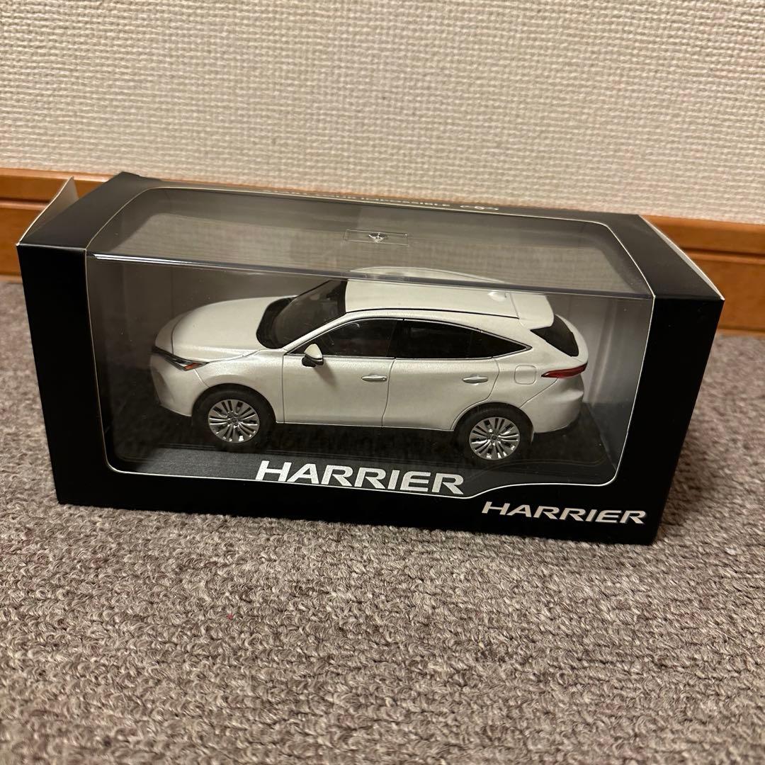 トヨタ ハリアー カラーサンプル Amazon | 1/30 ミニカー 新型ハリアー HARRIER カラーサンプル 非売品