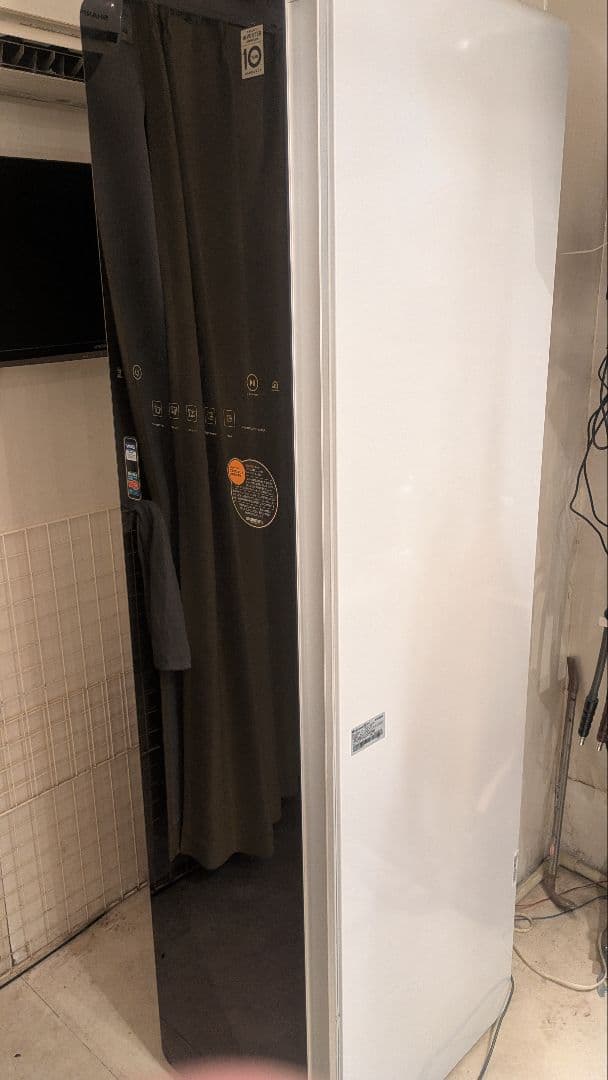 ｌｇスタイラー2020年製　電気式衣類乾燥機 吊り下げ式 スリムデザイン lgスタイラー2020年製 電気式衣類乾燥機 吊り下げ式 スリムデザイン