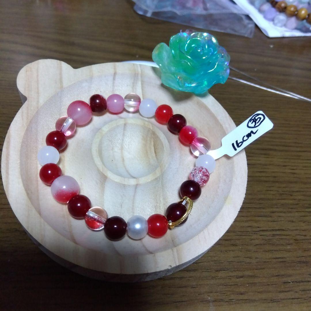 ハンドメイド 赤白ビーズ ブレスレット 16cm㉟ - メルカリ
