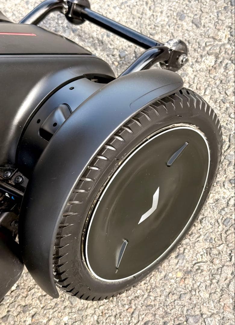 近畿配達は3千引 バッテリー2本♪ WHILL Model C 電動車椅