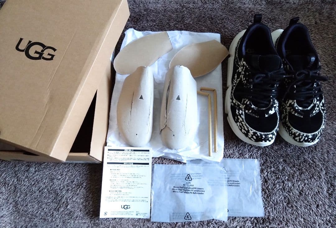 UGG アグ スニーカー Calle Lace Speckled 24.5cm