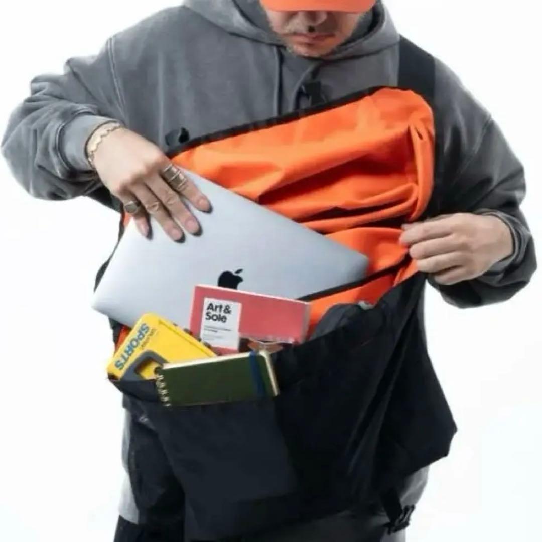 オレンジ/ブラック メッセンジャーバッグ - メルカリ