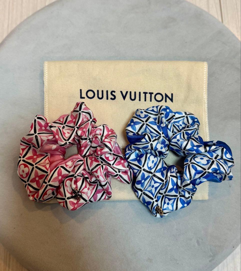 【正規品】LOUIS VUITTON モノグラム シュシュ 2個セット プレゼントにもぴったり☆】ルイヴィトン シュシュ 2個セット (Louis