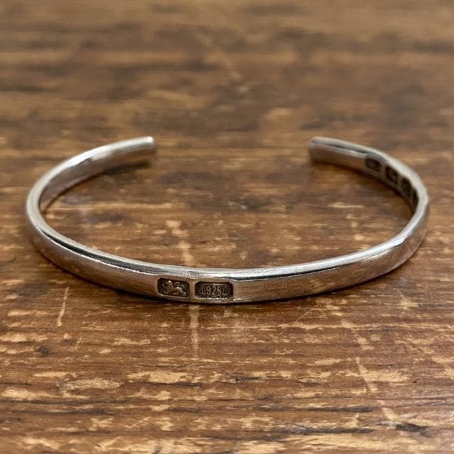 ラスト Rust made in England 2ホールマーク バングル - メルカリ