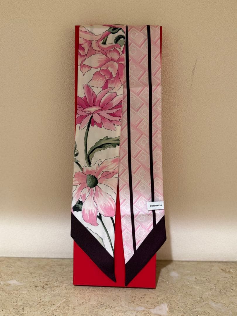 rikam✴︎新品　フェラガモ スカーフ　箱付 FERRAGAMO（フェラガモ） スカーフ 32 0908 776463 776464 776465