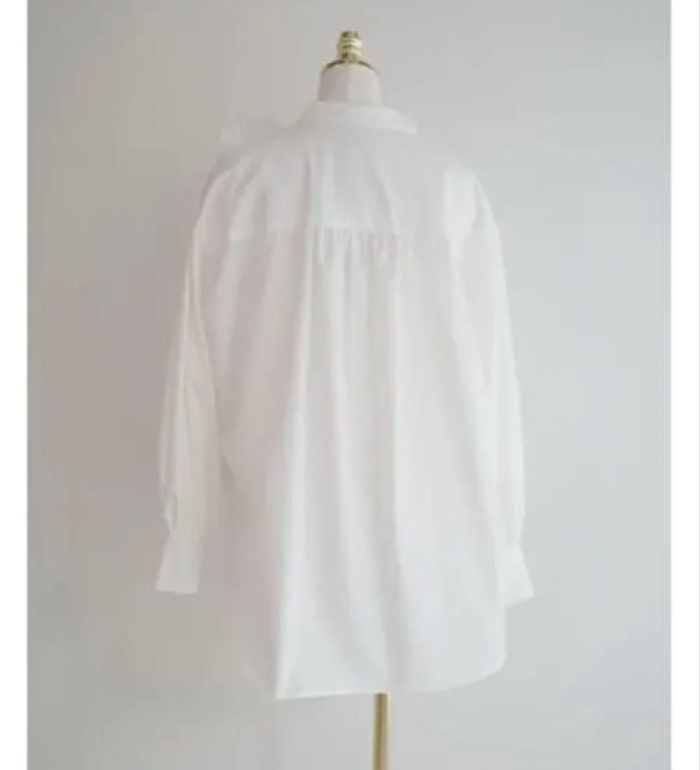 本日限定価格新品格安cen.ボウタイブラウス リボン付きホワイト