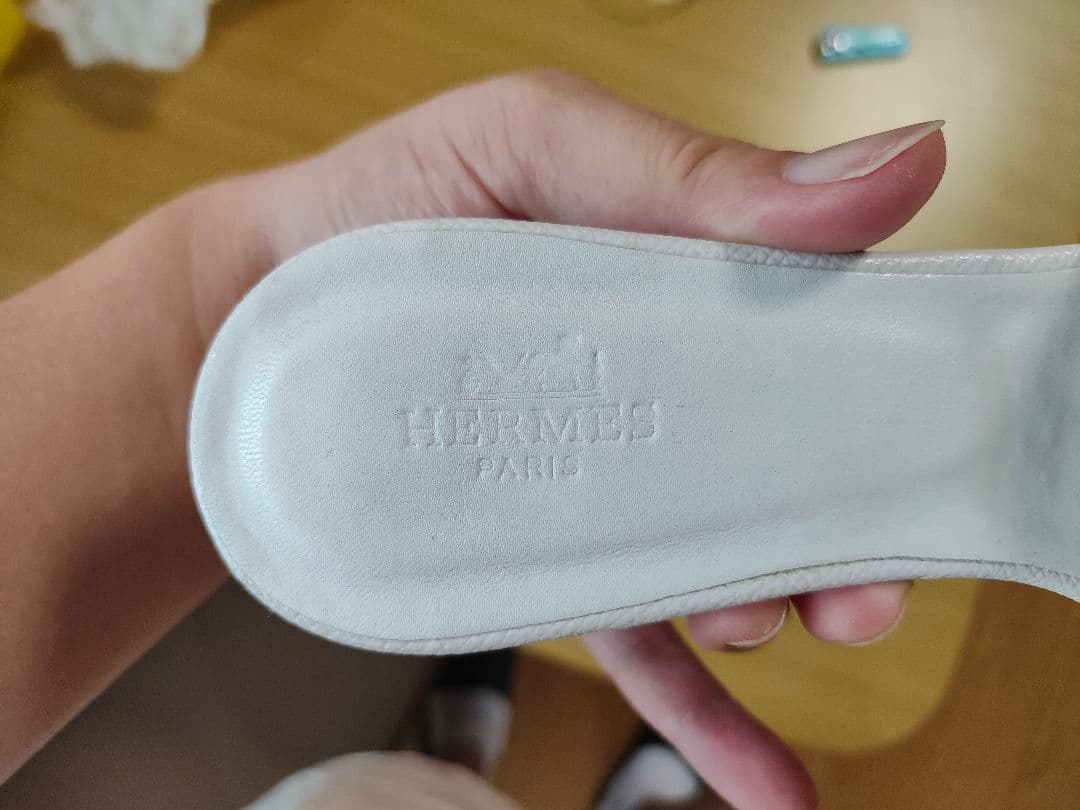 HERMES レザーサンダル ライトピンク クロスストラップ