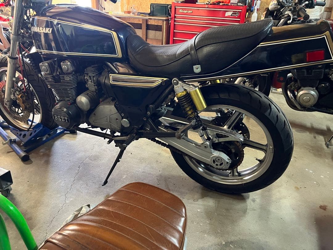 ゼファー400 mk2仕様 外装キット サイドカバー以外 送料込み - メルカリ