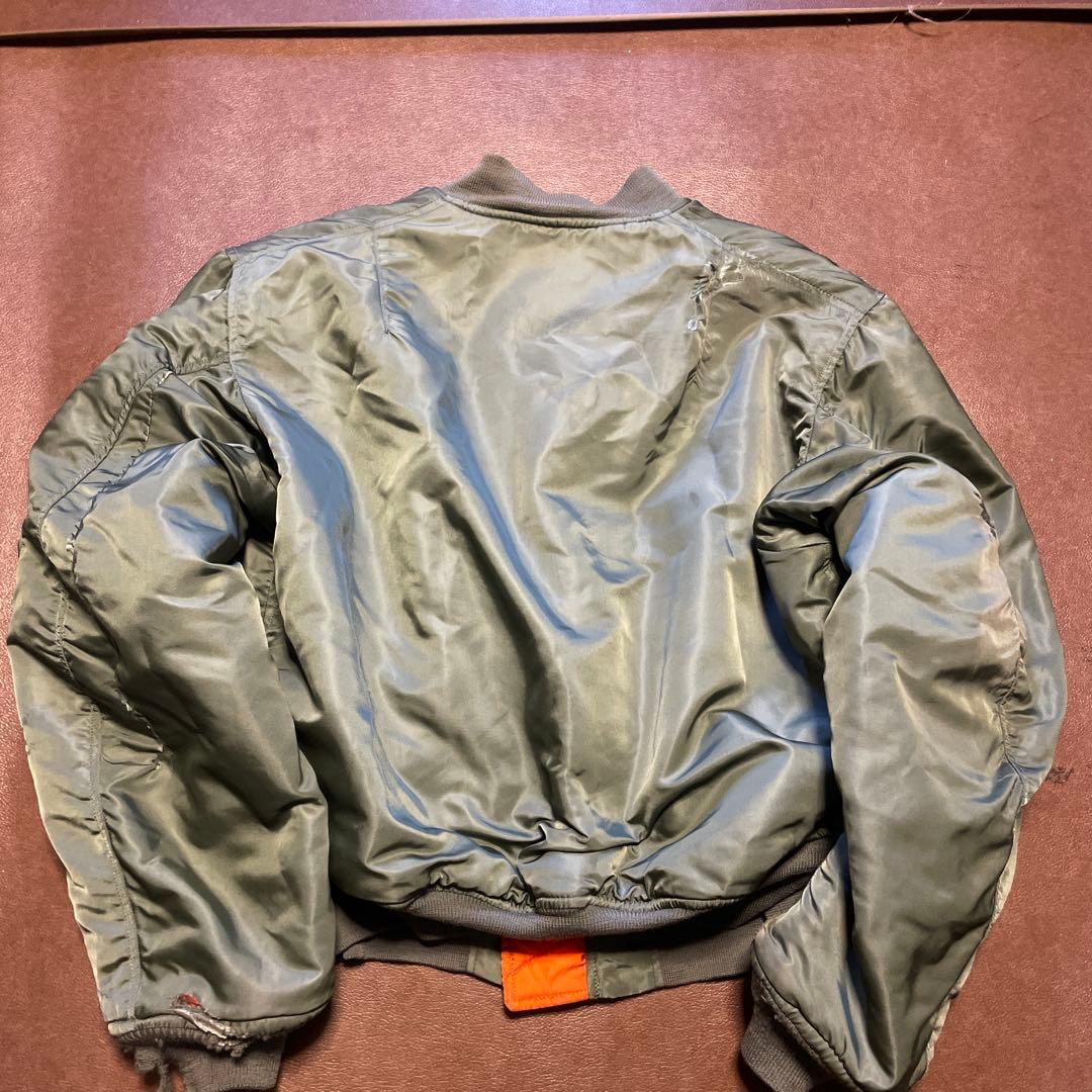 MA-1 米軍 当時物 破れ、補修が多数 サイズ不明 - メルカリ