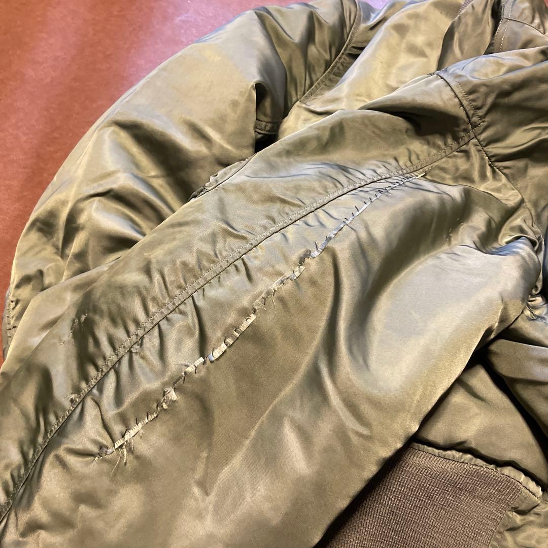 MA-1 米軍 当時物 破れ、補修が多数 サイズ不明 - メルカリ