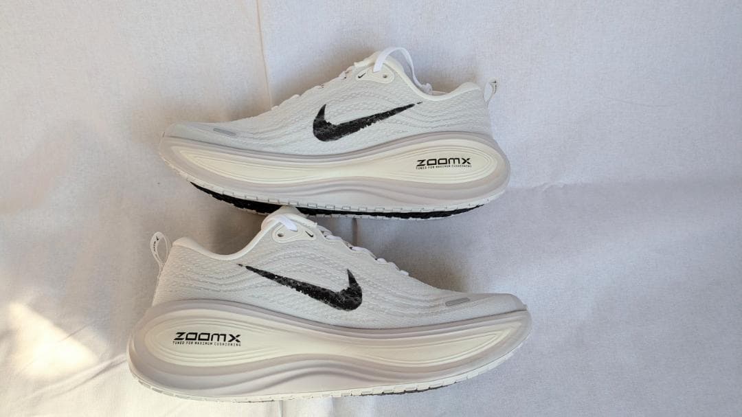 【美品】ナイキズームボメロプラス 白 26.5cm