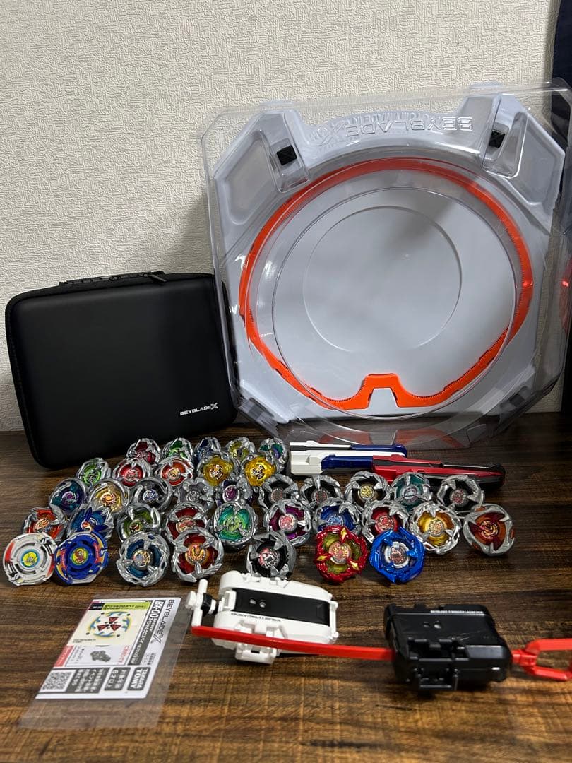 ベイブレードX まとめ売りセットB ベイ37個 スタジアム 収納ケース