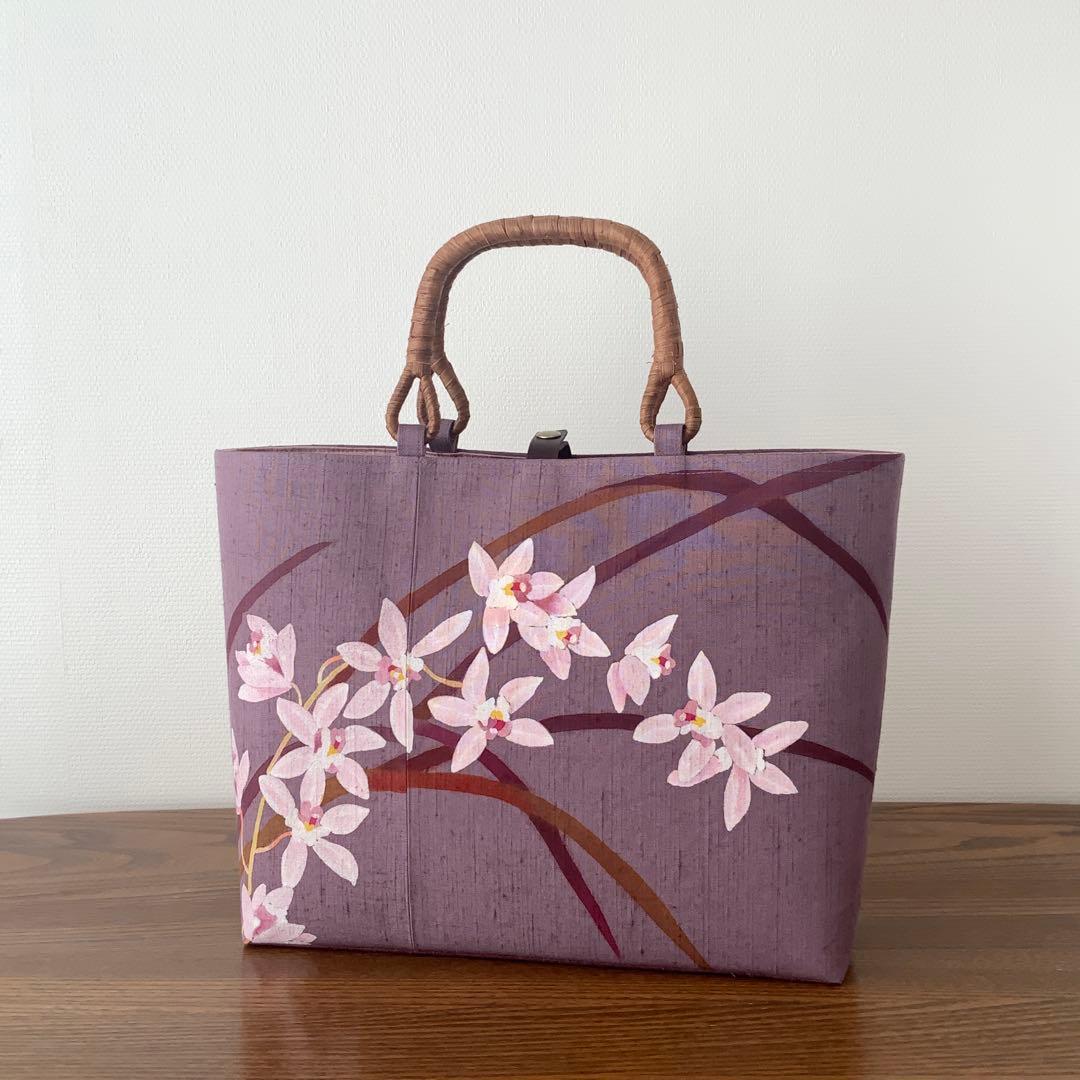 海老染色の紬　蘭のお花　リメイク　山葡萄ハンドルバッグ 山葡萄 かごバッグ 乱れ編み 花編み 天然素材 手編み 山ぶどう