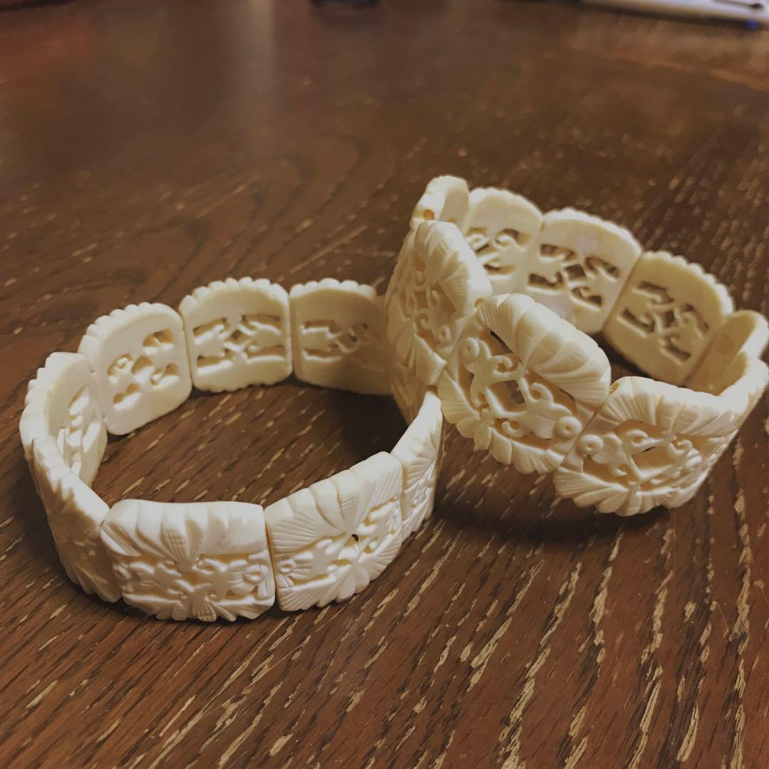 象牙調 ブレスレット／バングル 透し彫り 2個セット - メルカリ