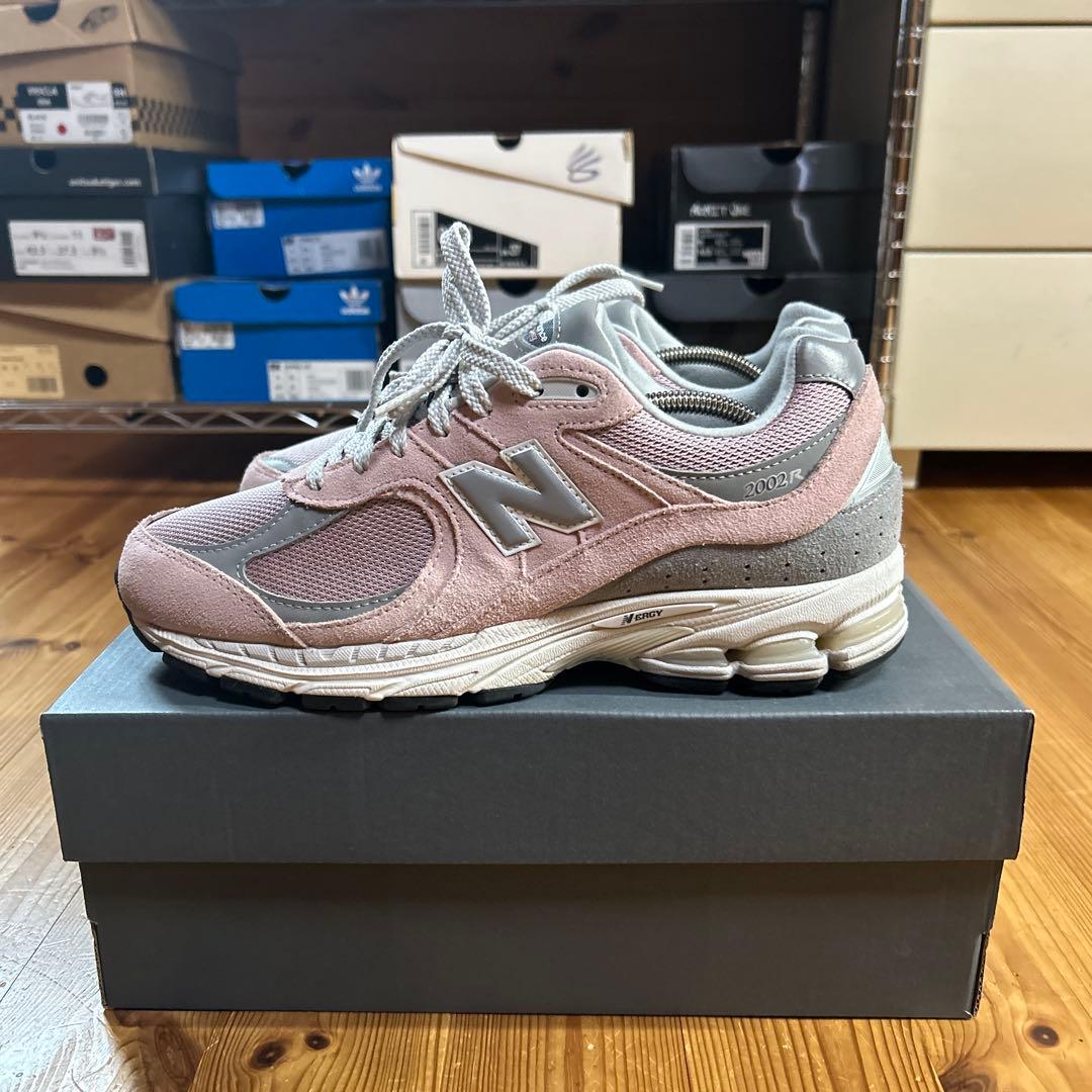 靴 New Balance 2002R sand pink New Balance 2002 2002R Pink Sand White GC2002SK GS Women Size RARE