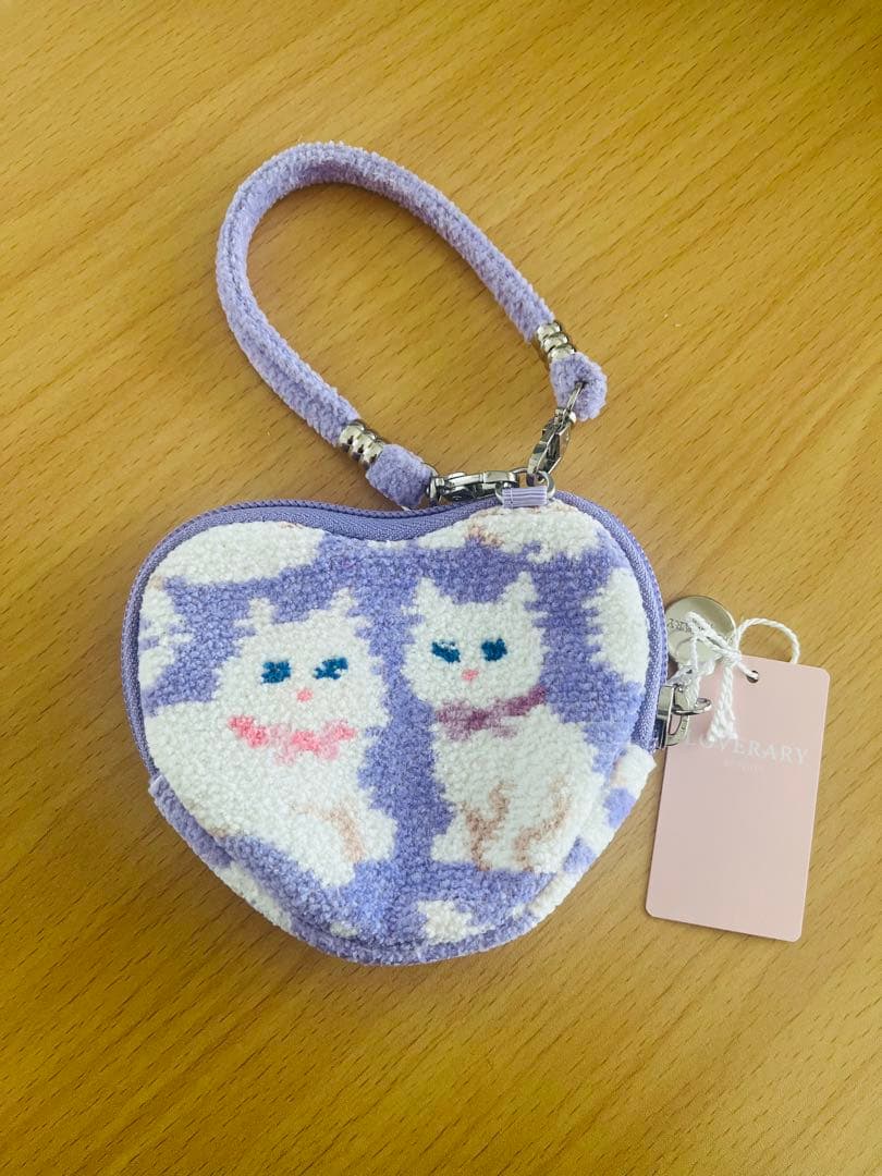 モフモフネコチャン ハート型ポーチ FEILER - メルカリ