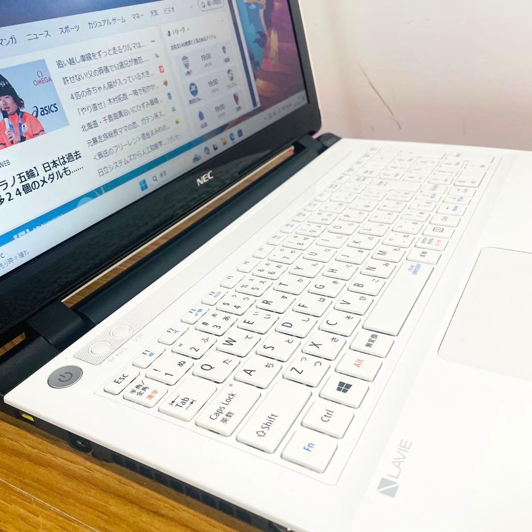 すぐ使える設定済み人気ホワイトSSD256メモリ8ギガカメラwin11オフィス