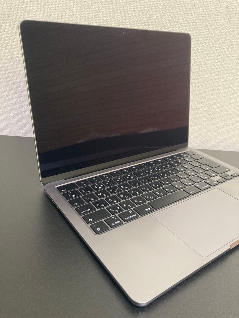 【美品】M2チップMacBook Air -スペースグレイ【期間限定の値下げ中】
