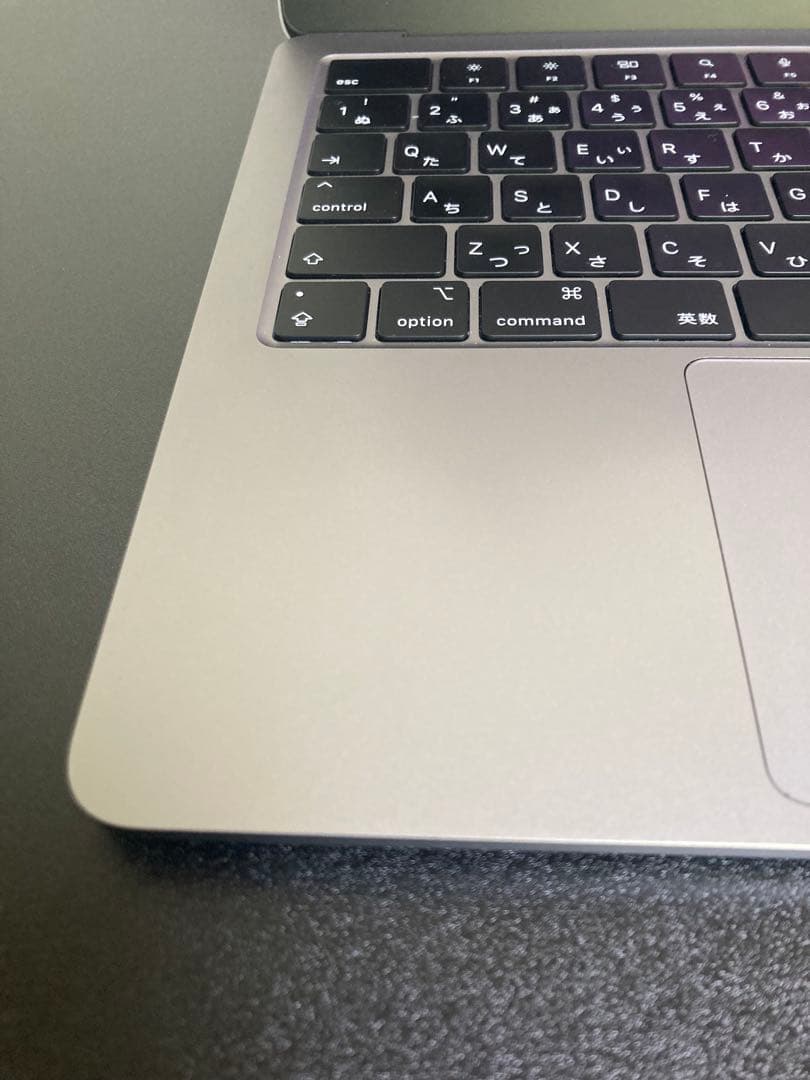 【美品】M2チップMacBook Air -スペースグレイ【期間限定の値下げ中】