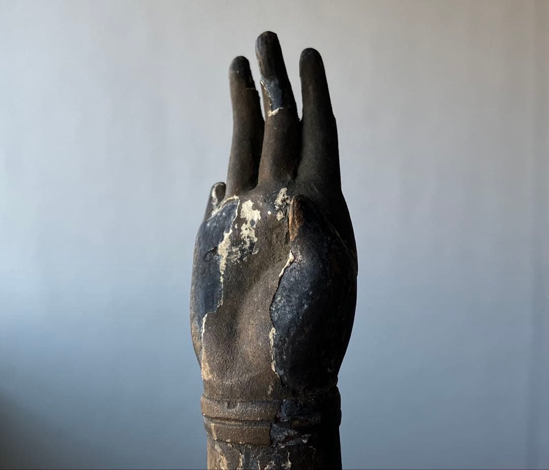 恐れるな、、仏像の手 江戸中期頃 約13㎝ 施無畏印 木彫仏手残欠】骨董