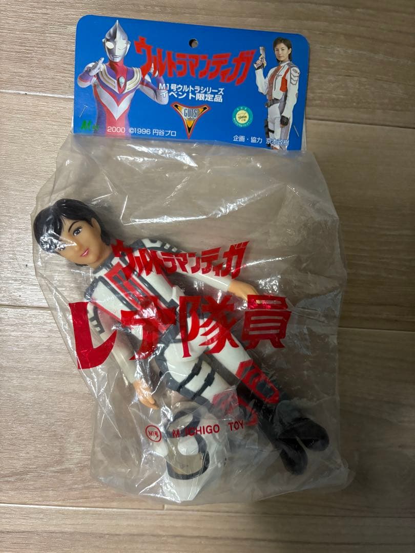 ウルトラマンティガ　レナ隊員　ソフビ　未開封品 Yahoo!オークション -「レナ隊員」(フィギュア) の落札相場・落札価格