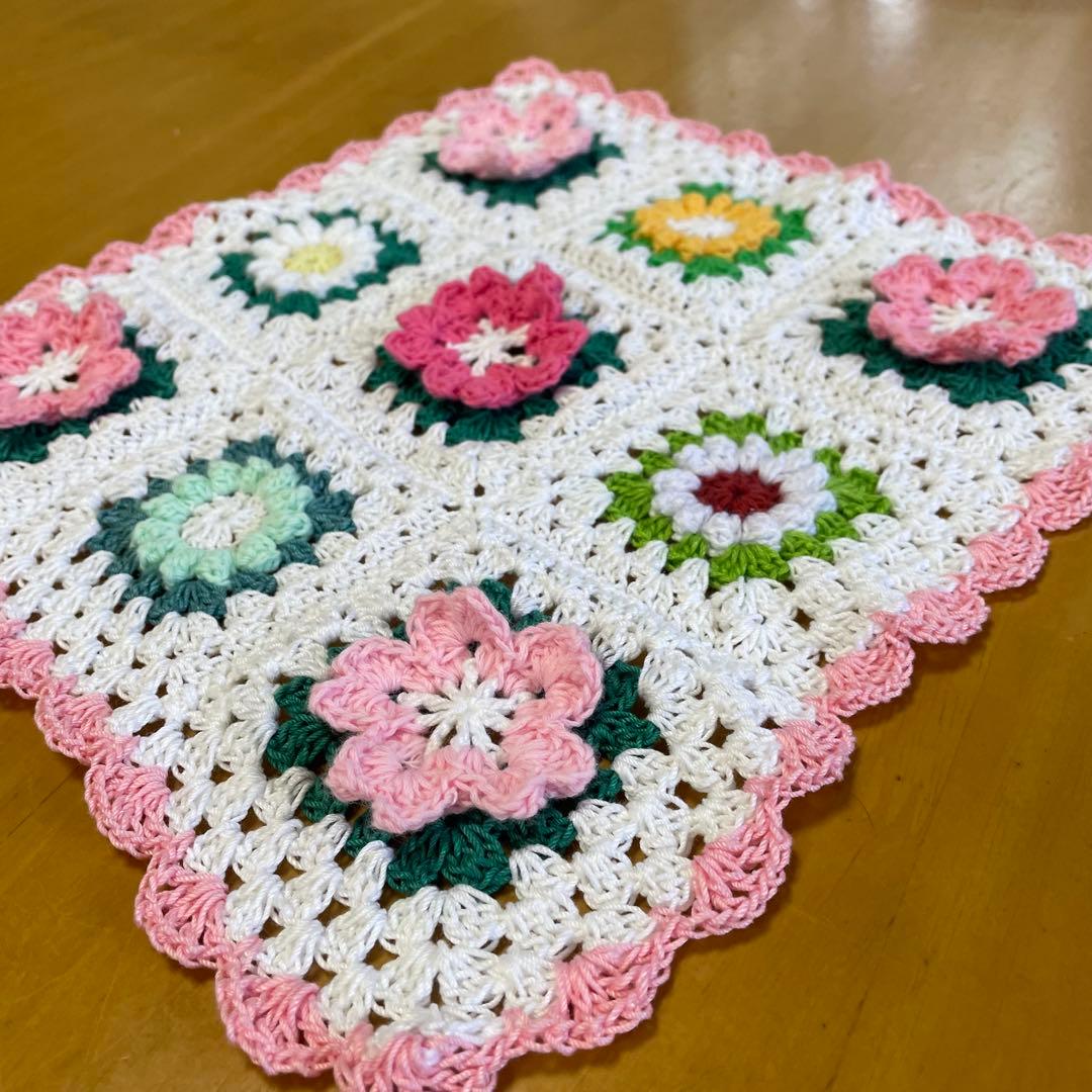 立体桜とパプコーン編み花モチーフのマルチカバー かぎ針編み グラニー