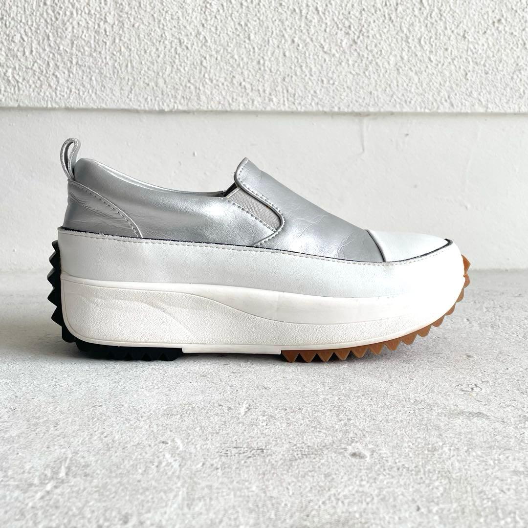 ビアズリー レザー スリッポン 厚底スニーカー 22.5cm シルバー
