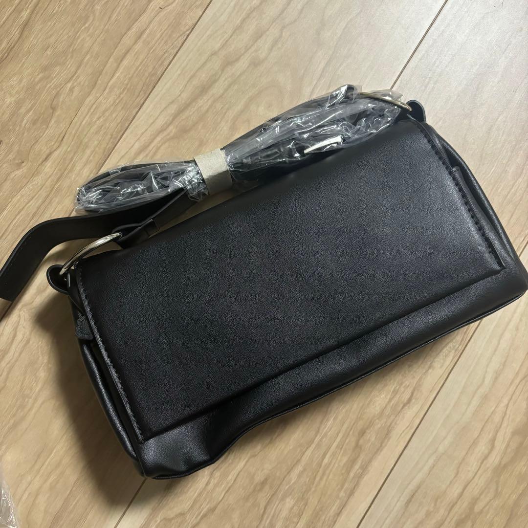 新品］ビアズリー風 レザーボディバッグ ブラック - メルカリ