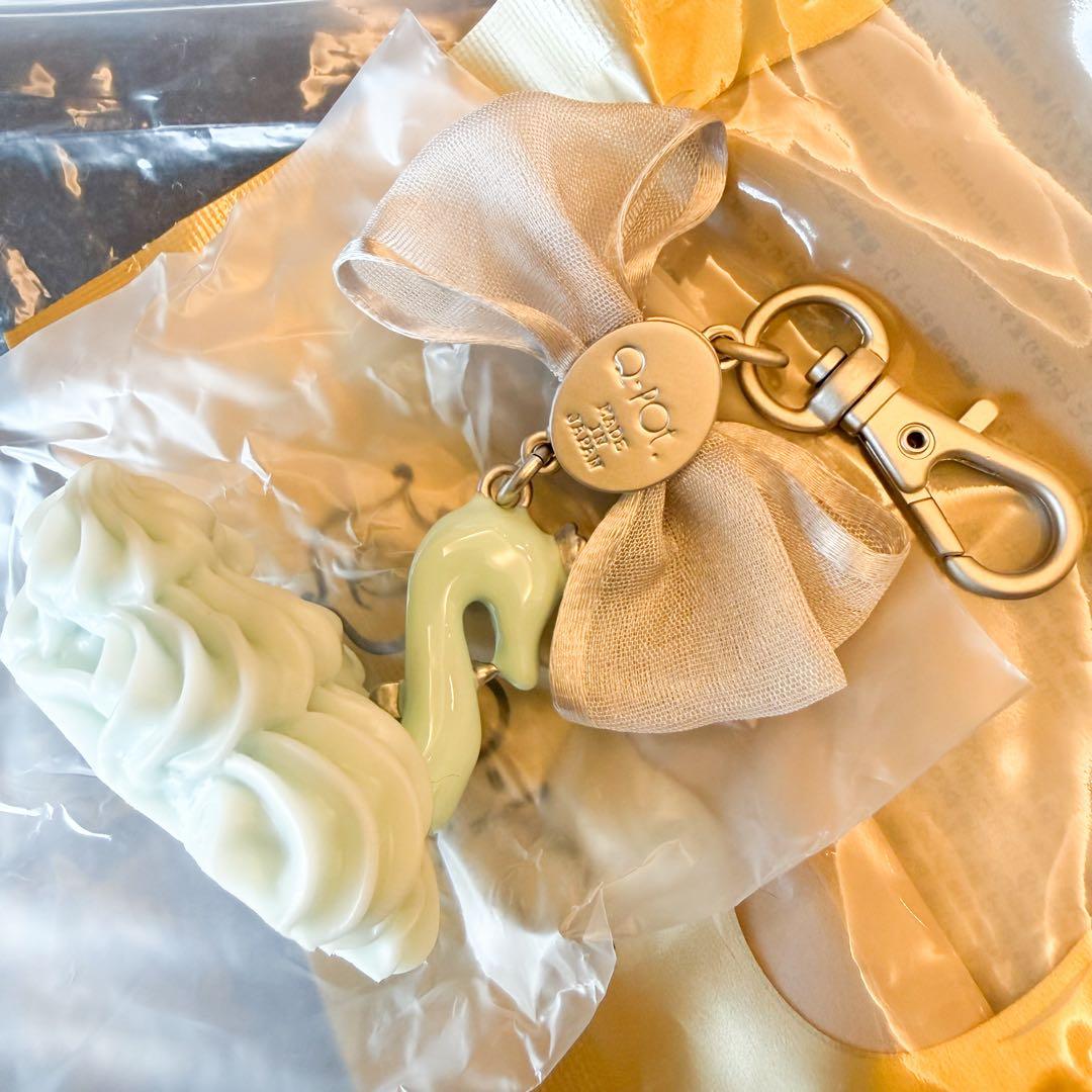 Q-pot. キューポット バッグチャーム キーホルダー ブルースワン 白鳥