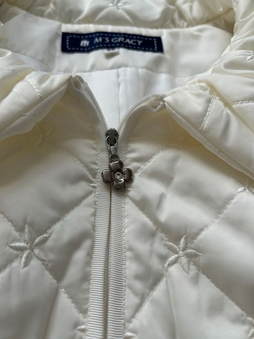 エムズグレイシー キルティングコート ペプラム ダブルジップ 白 38 花刺繍