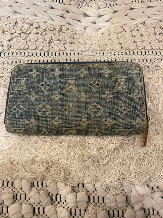 華　ヴィトン デニム　財布 夏ボーナスで買うべき大人の財布】デニム風のモノグラムが新鮮な新作二