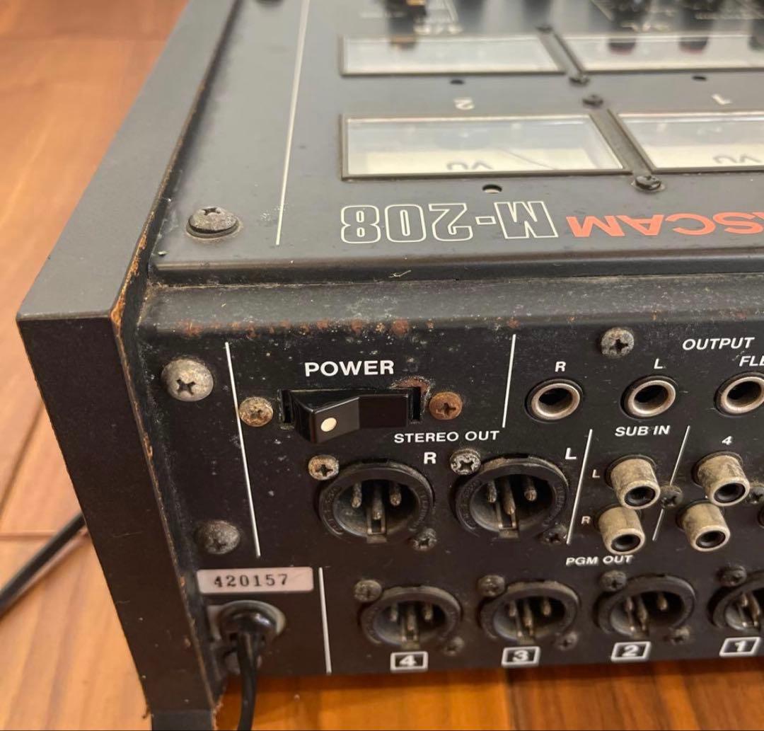 TASCAM M-208 アナログミキサー｜通電・メーター動作確認済／現状品
