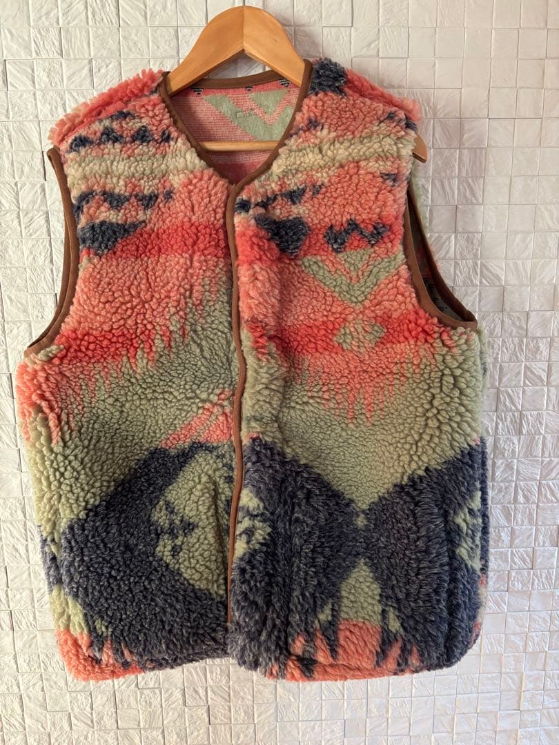 キャピタル KAPITAL ボアライニング ベスト ネイティブ柄 - メルカリ