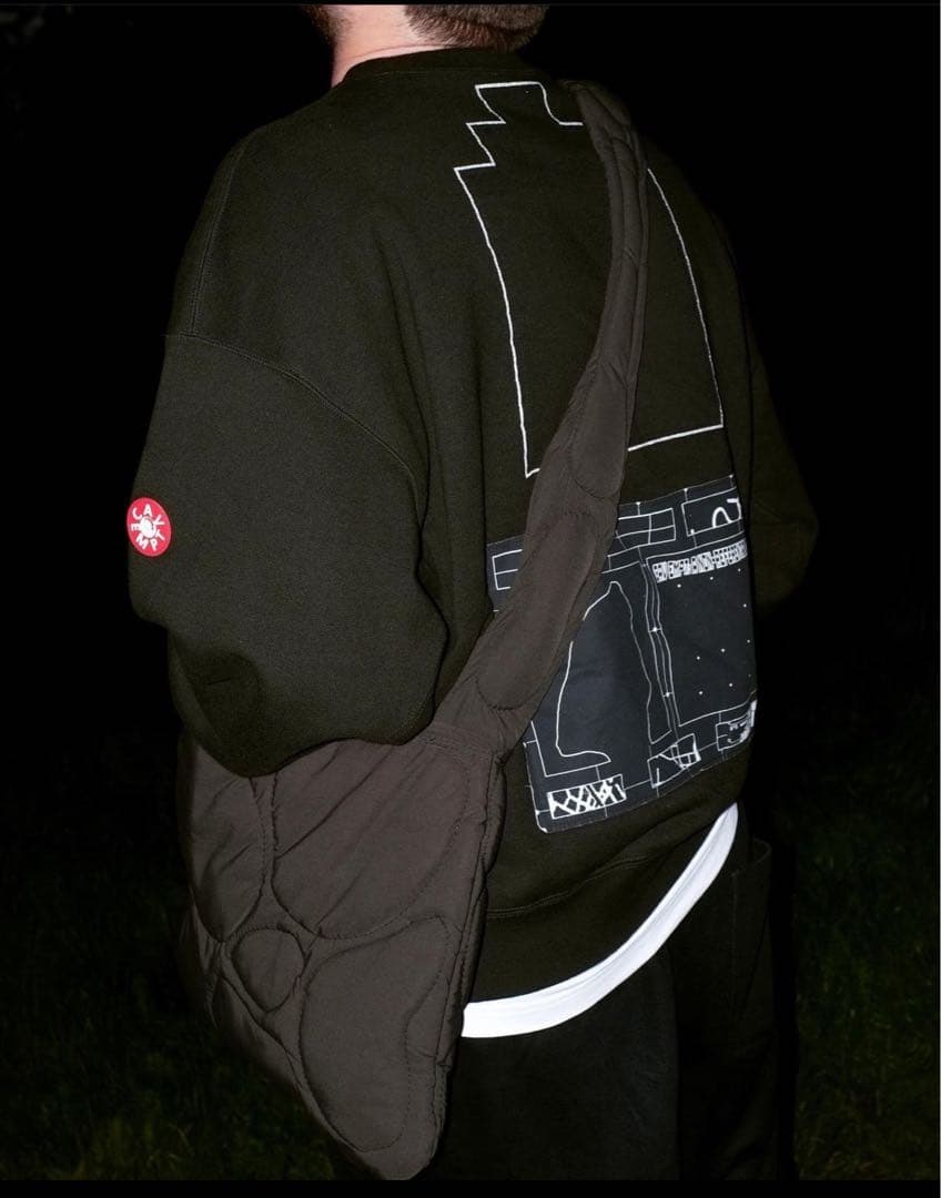 donkドンク crossbody blob bag ポーカーズ アツムさん着用|mercari