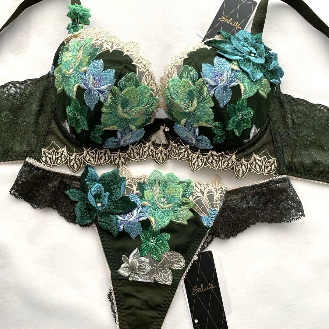 サルート 30G リッチヴェールブラ D70 & ソングM & ガーターM GR