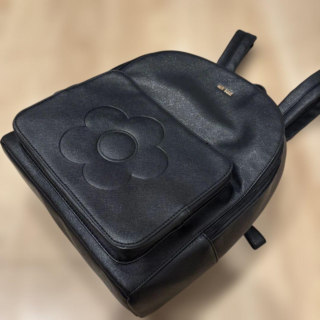 美品】 マリークワント リュック レザー デイジー 金 黒 お洒落 可愛い