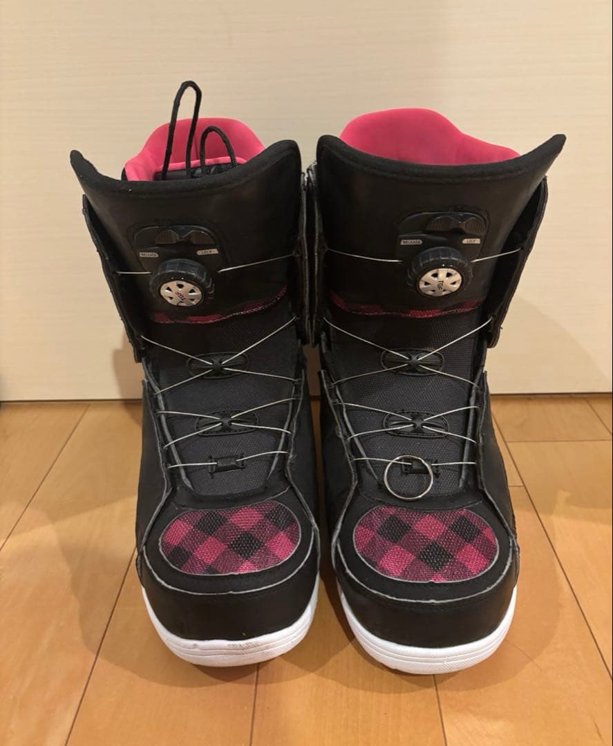 KissMark スノーボードブーツ ブラック/ピンク - メルカリ
