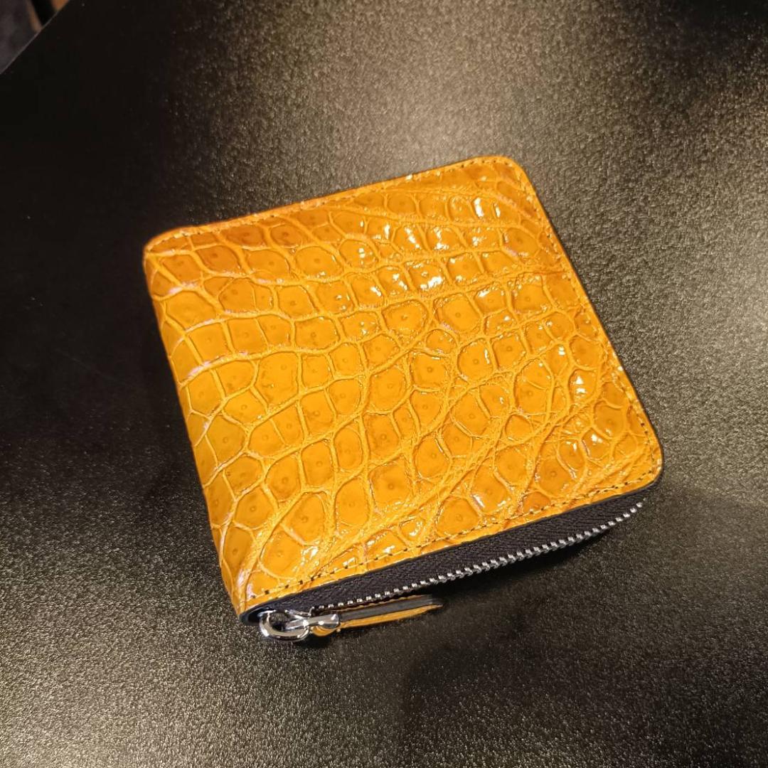 【ほぼ未使用】一枚革クロコダイル（ワニ革）二つ折り財布ラウンドファスナー クロコダイル ラウンドファスナー 長財布 マット 財布 本革 レザー 鰐