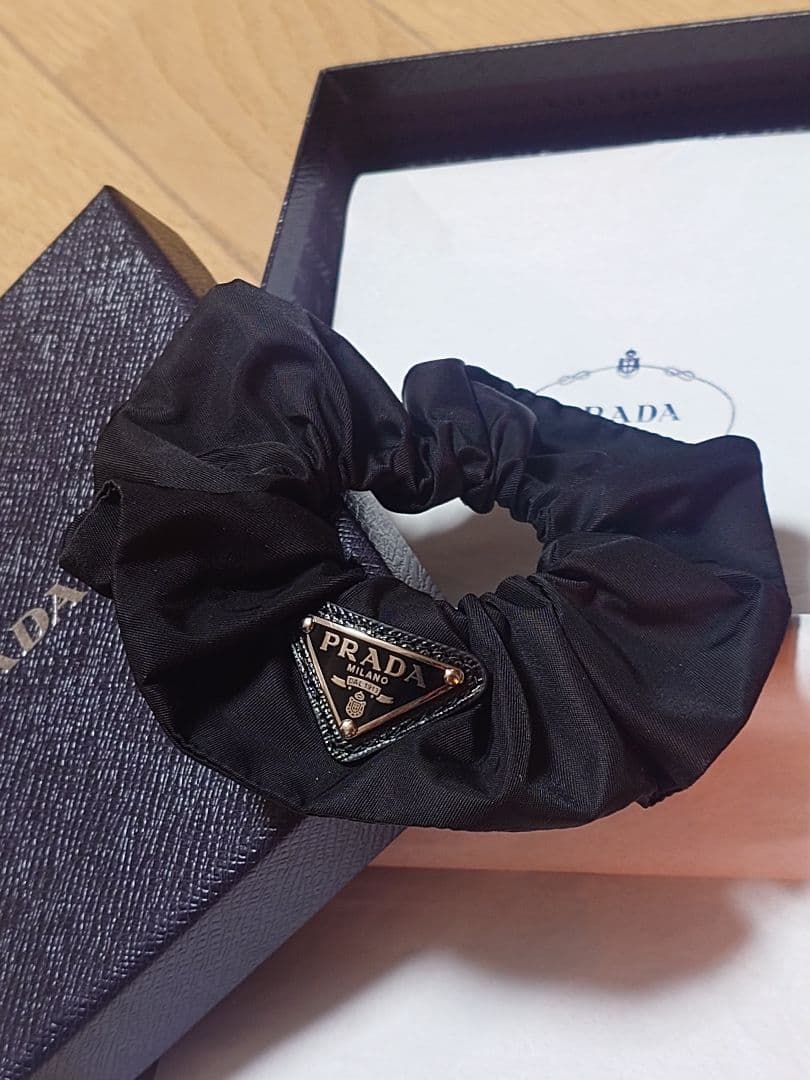 PRADA ブラック ナイロン シュシュ 新品！！⭐︎PRADA ブラックナイロンシュシュ⭐︎ブラック色金具
