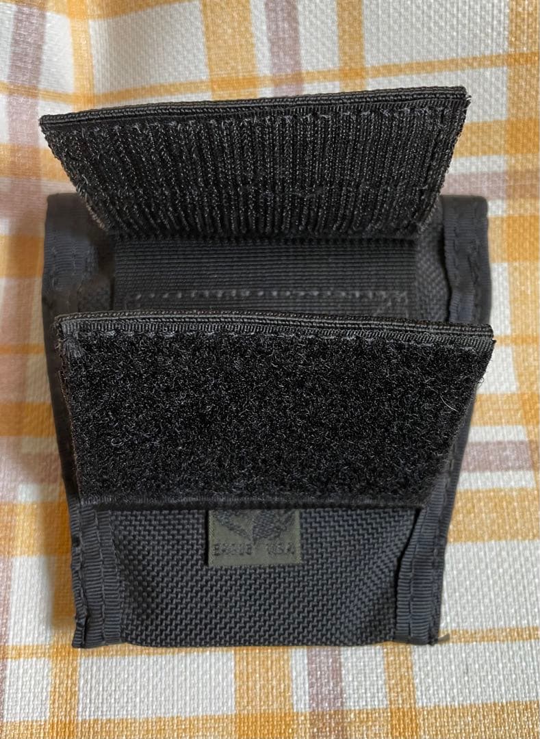 実物 S&W スミス&ウェッソン M-100 ハンドカフ 手錠 ケース付き - メルカリ