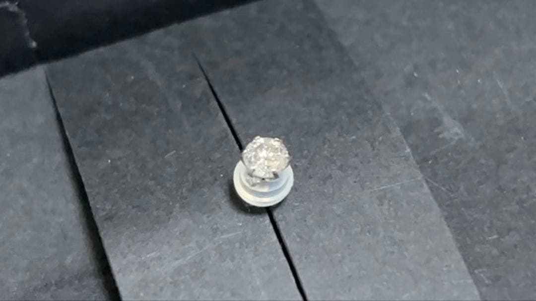 ダイヤモンドピアス(片耳用) 0.25ct 4mm 鑑定書付き