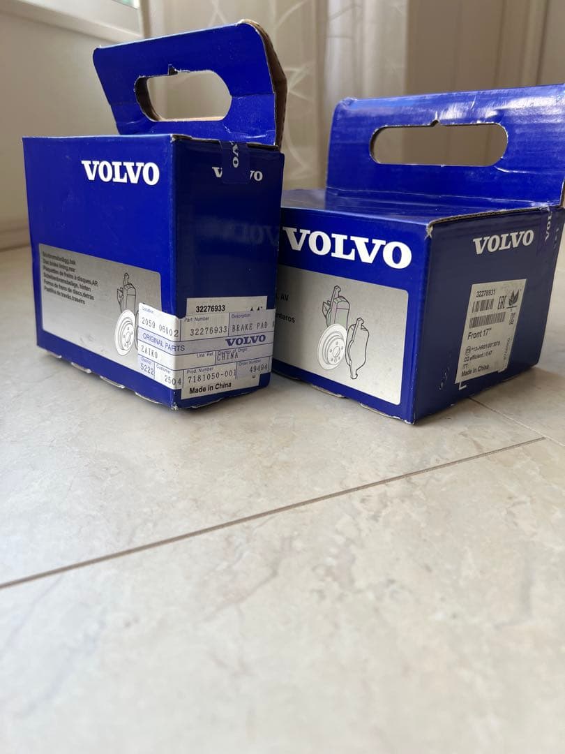 VOLVO XC40純正ブレーキパッドフロント&リア - メルカリ