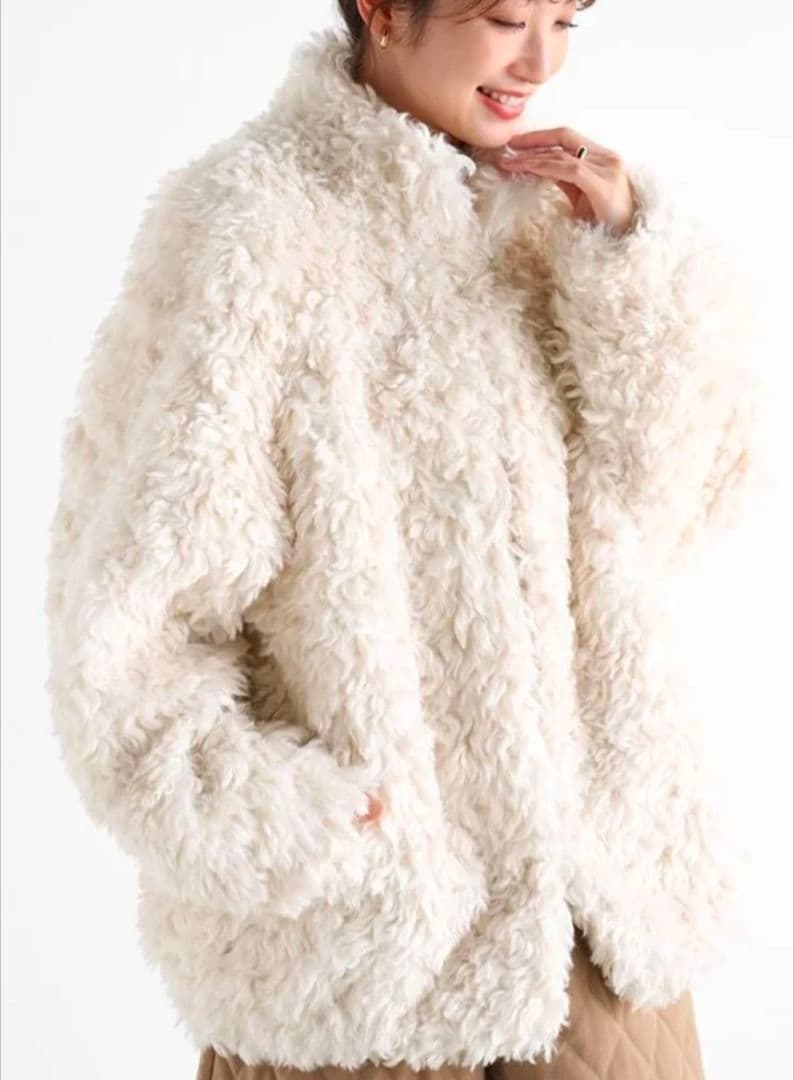 ヤマダヤ Vin スタンドカラーテディベアコート アイボリー - メルカリ