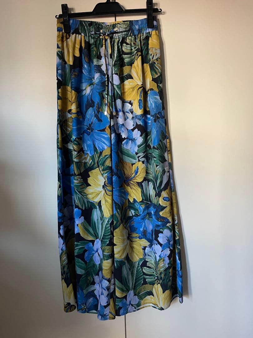 ヤマダヤ Scotclub スコットクラブ ベスト と花柄パンツ