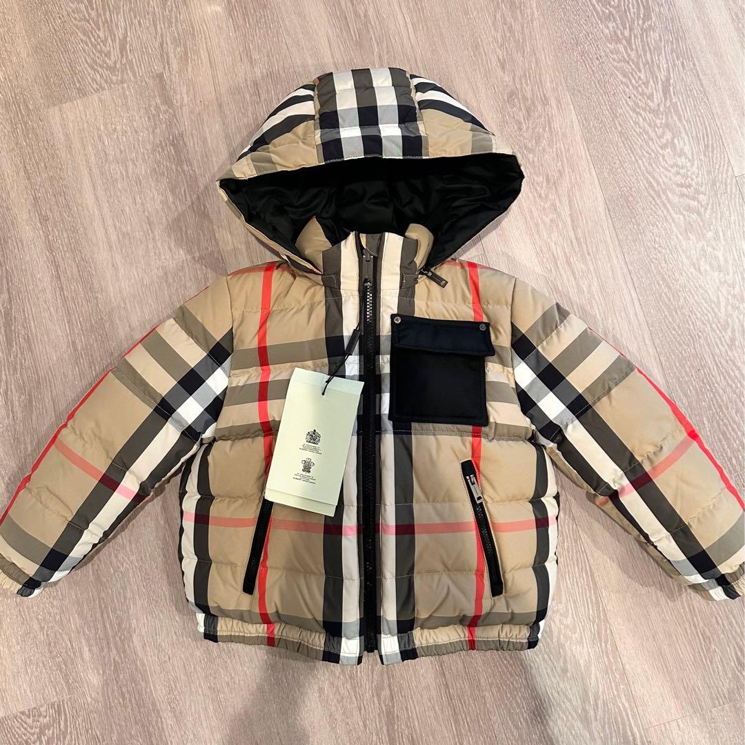 Burberry バーバリー ダウン キッズ 6Y 新品 - メルカリ